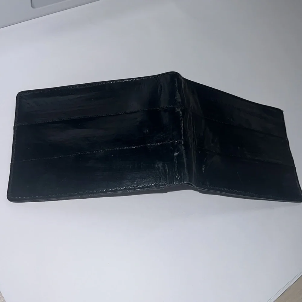 Black Eelskin Bifold Double Compartment Wallet - New